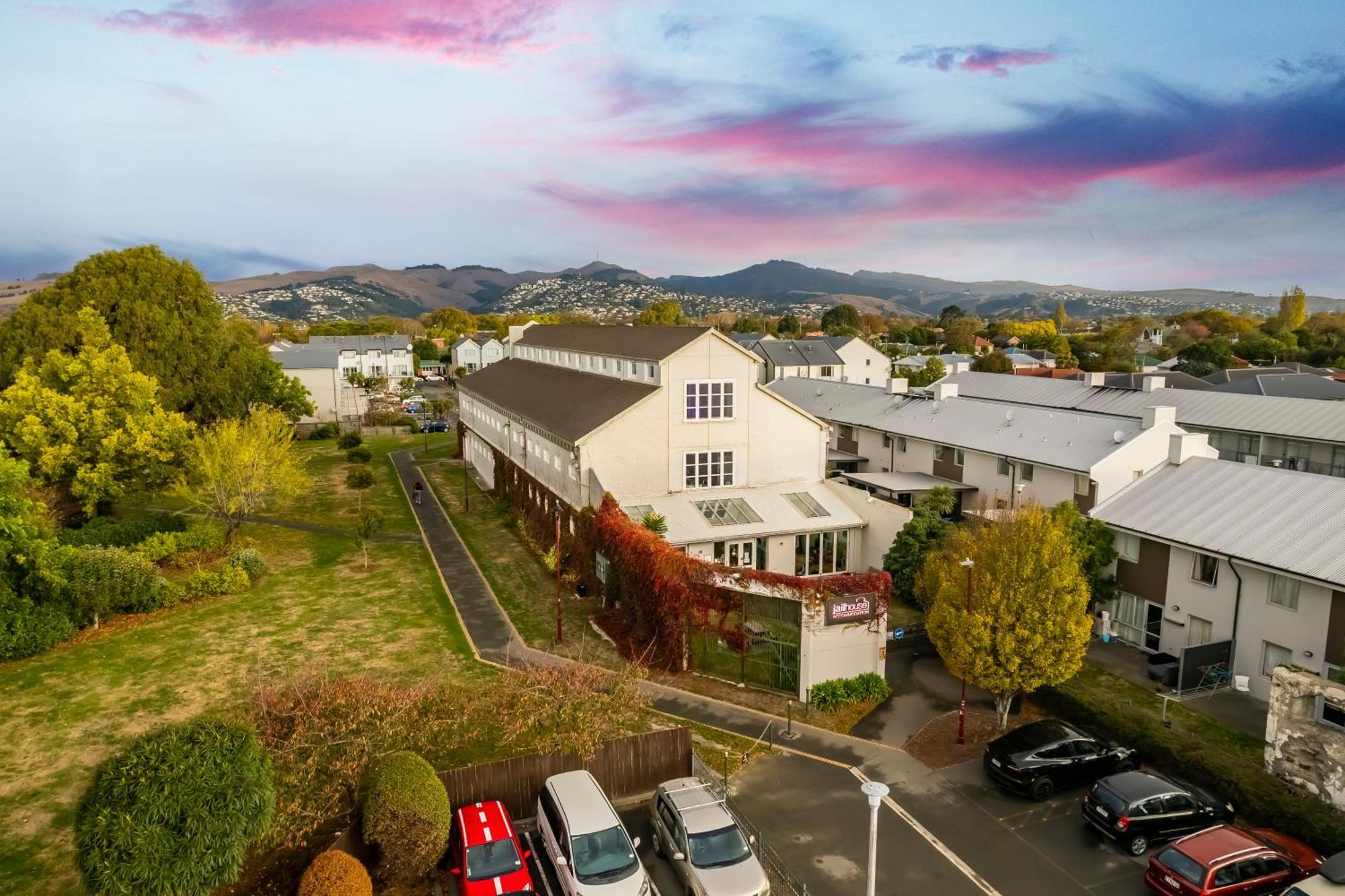 Jailhouse Accommodation Christchurch Exterior foto