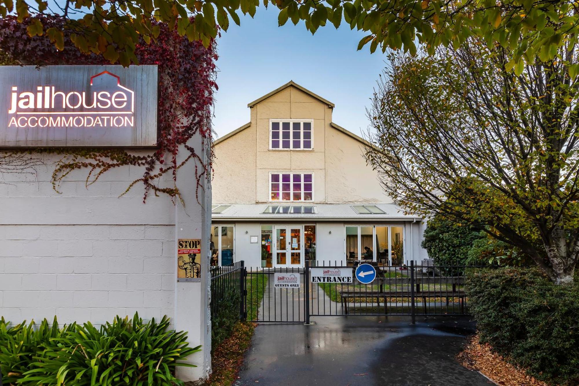 Jailhouse Accommodation Christchurch Exterior foto