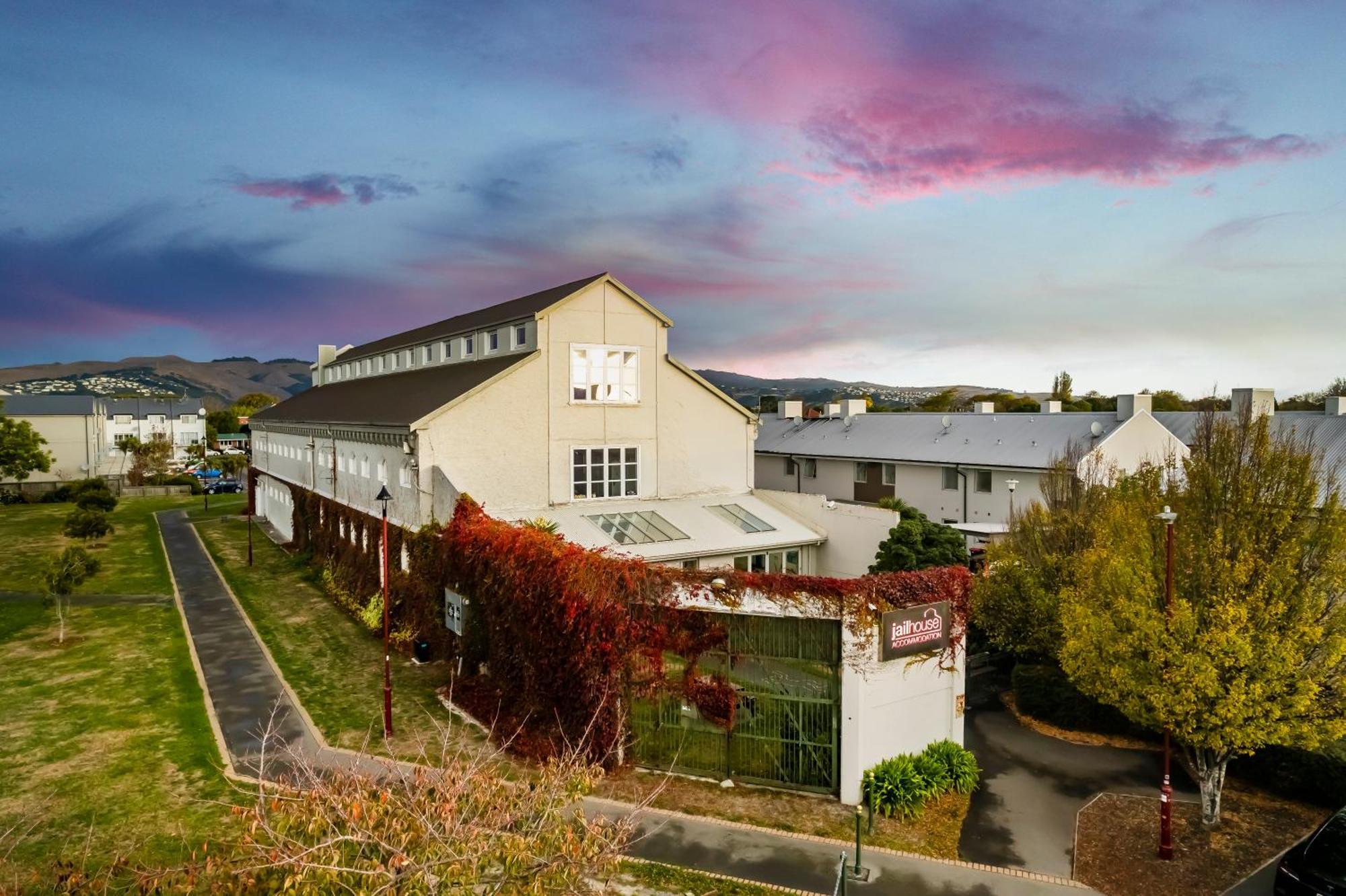 Jailhouse Accommodation Christchurch Exterior foto
